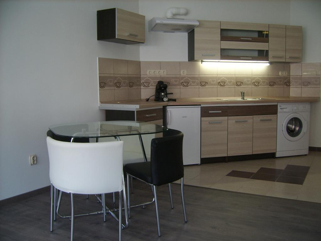 Next Door Apartment Budapest Zimmer foto